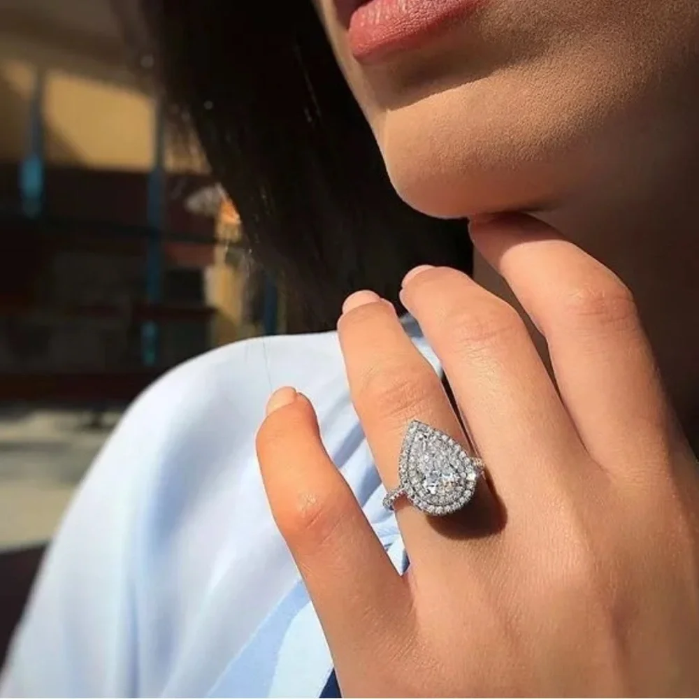 PRINCESS CUT PROMISE RING - Picture 8 of 11